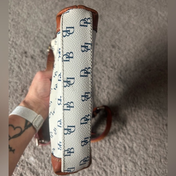 Dooney & Bourke Cream and Brown Crossbody Bag - Picture 3 of 8